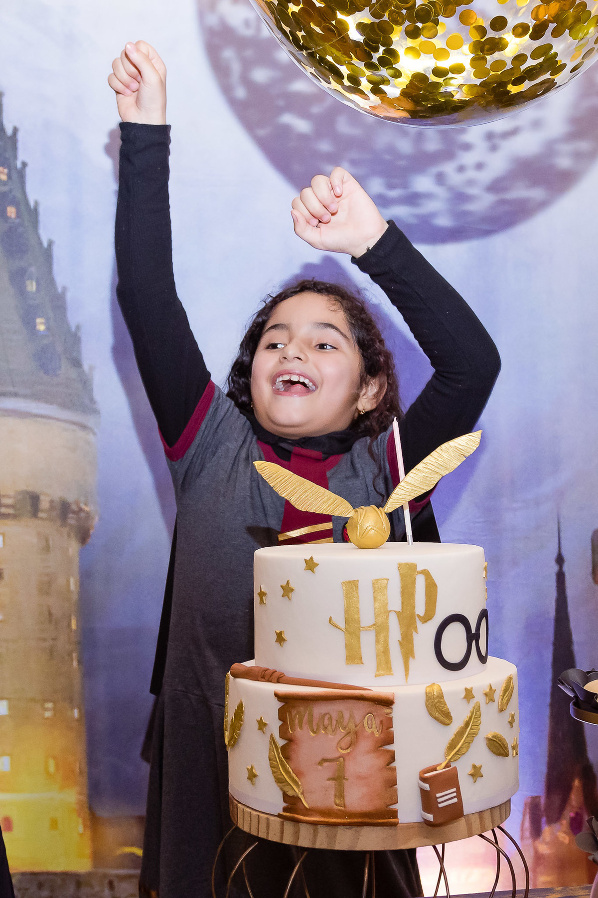 Parabéns animado da Maya na festa do Harry Potter no Nosso Jardim