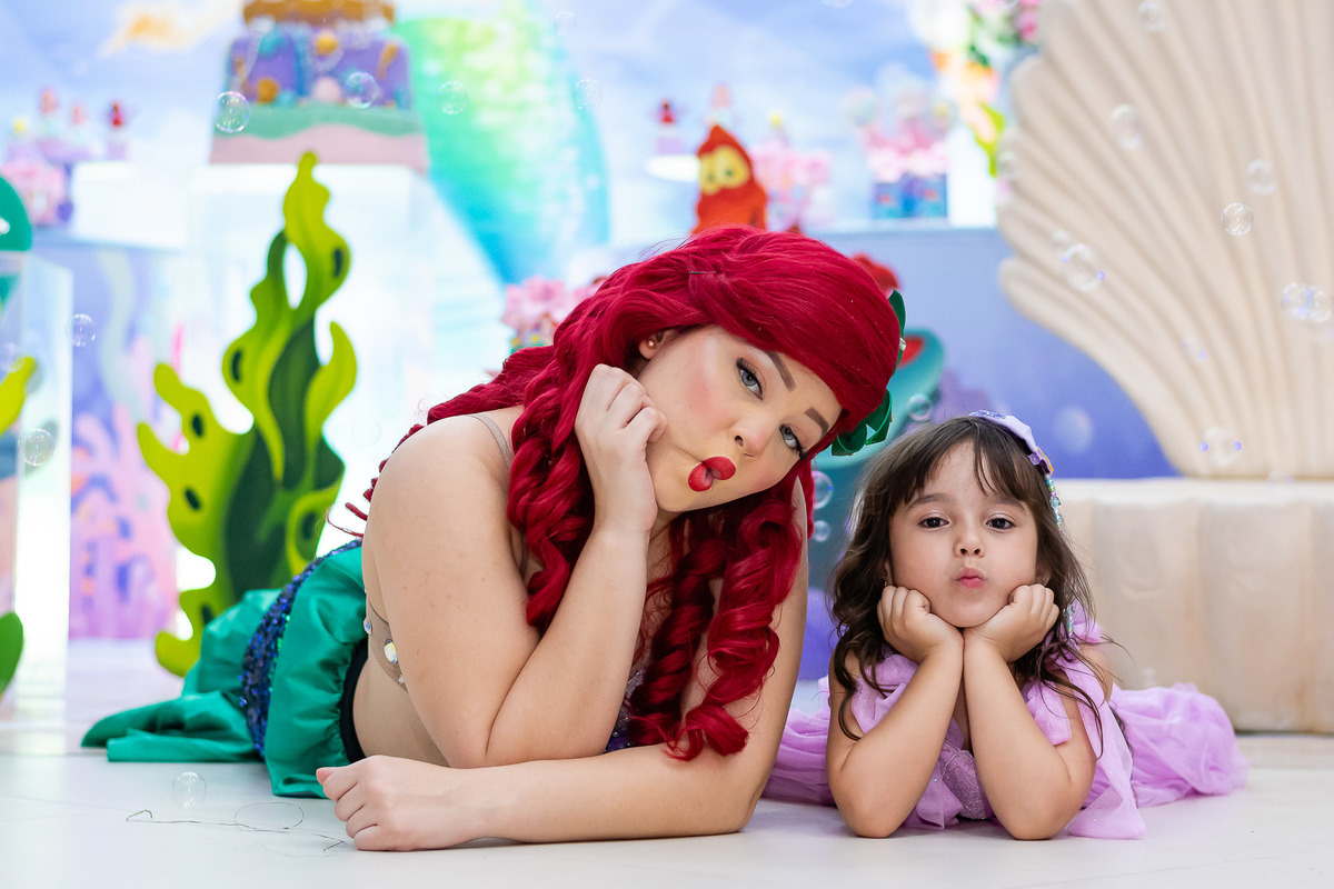Inspiração de poses aniversário infantil menina festa Pequena Sereia Ariel
