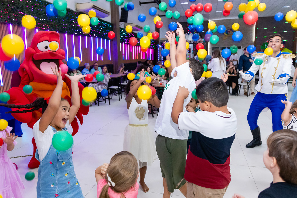Momento diversão aniversário da Anna 4 anos na Estação faz de Conta Taquara