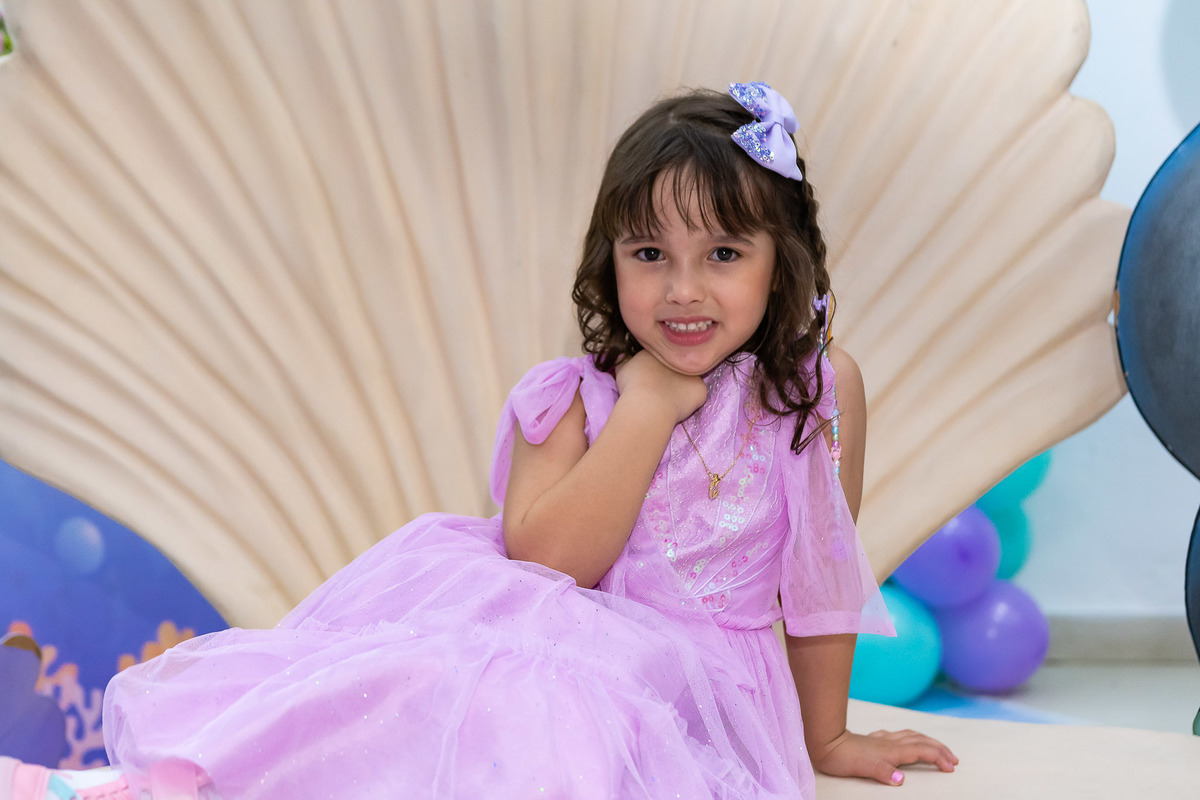 Inspiração de poses aniversário infantil menina festa Pequena Sereia Ariel