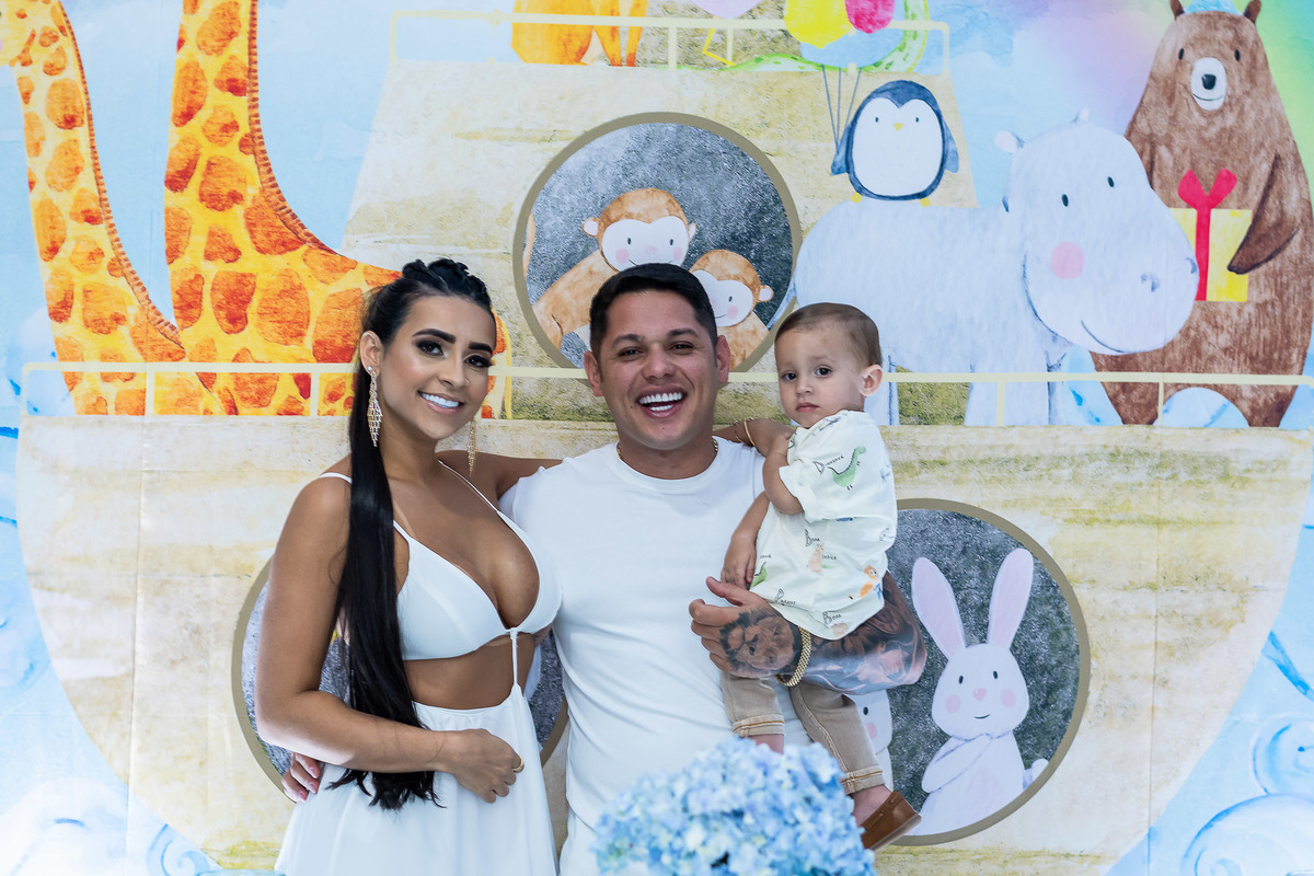 Retrato no painel da Arca de Noé dos pais e Gabriel