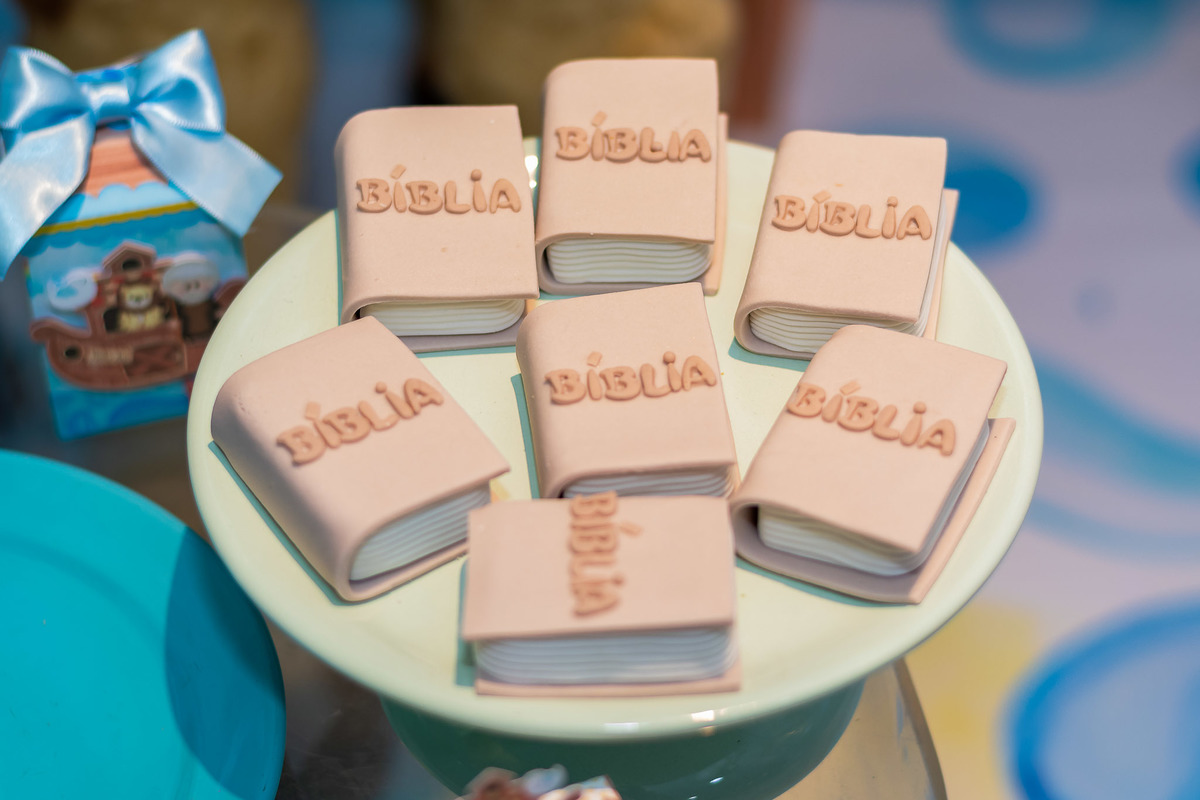 doces personalizados exclusivos com a identidade visual da festa do Biel da Arca de Noé