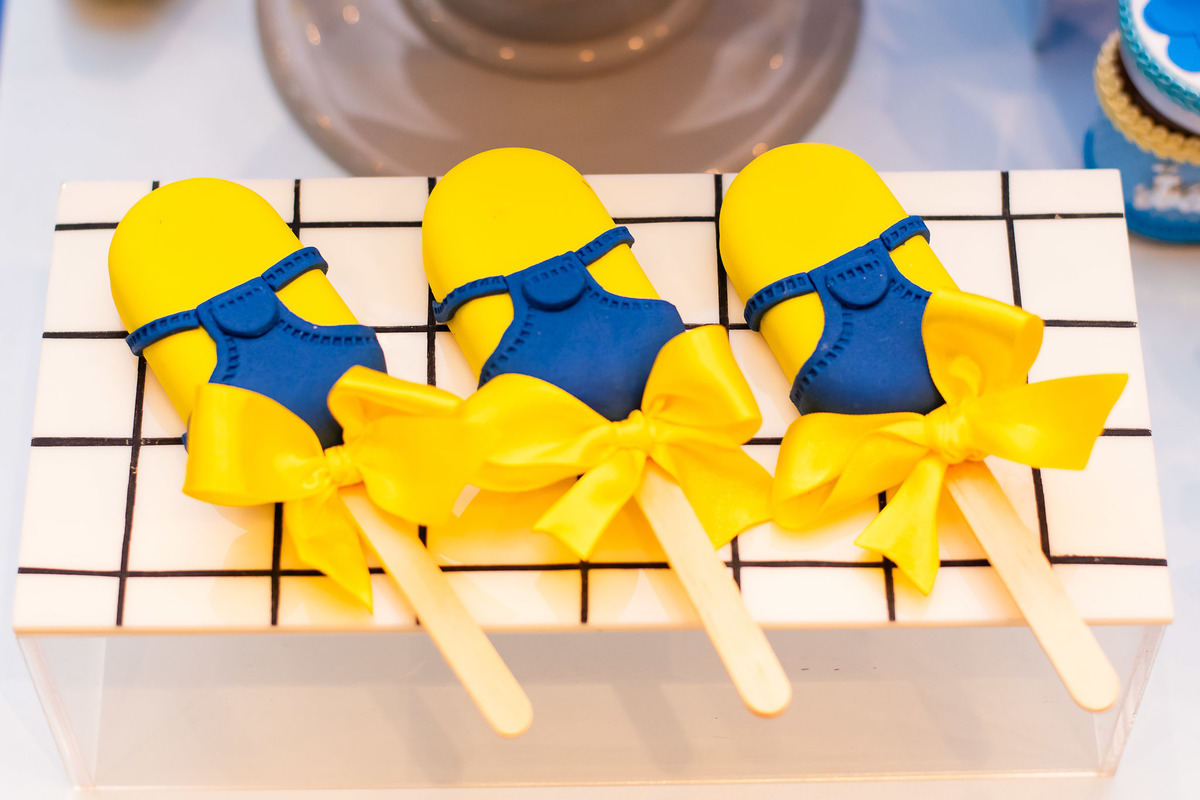 detalhes dos personalizados exclusivos da festa Minions no Espaço Pimenteira 1
