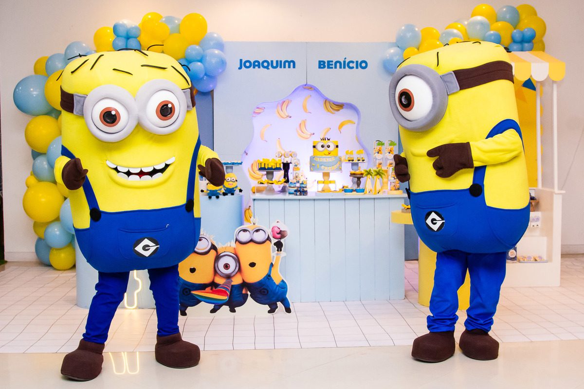 Apresentação dos Minions na festa do Benício e Joaquim