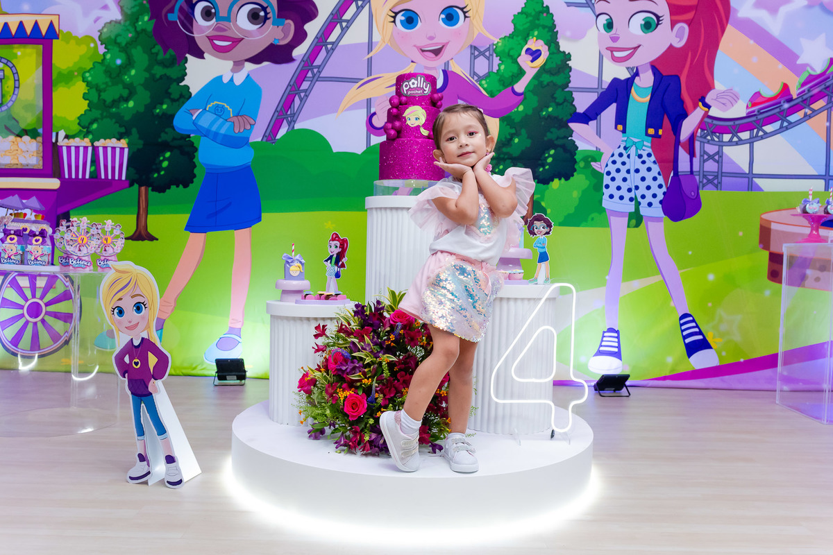 Betina celebrando 4 anos na ImaginaMundi no Recreio 4