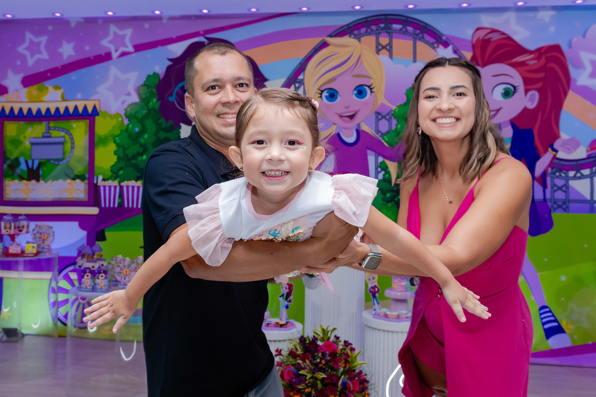 Registro em família: Andreza, Guilherme e Betina em momento de alegria no aniversário 3