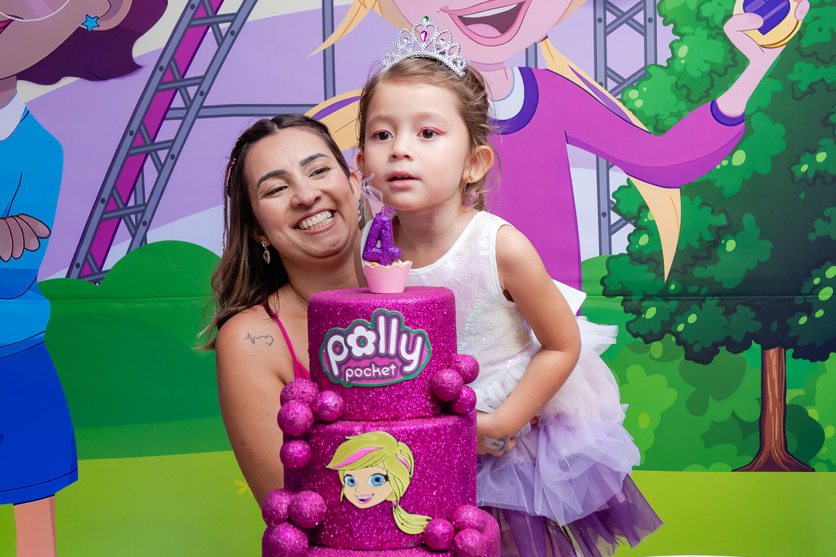 Hora do parabéns: Andreza e família celebrando os 4 anos da Betina 2