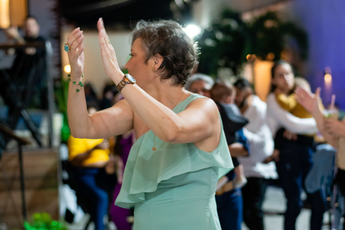 Momentos de diversão abraços no aniversário de 50 anos 6