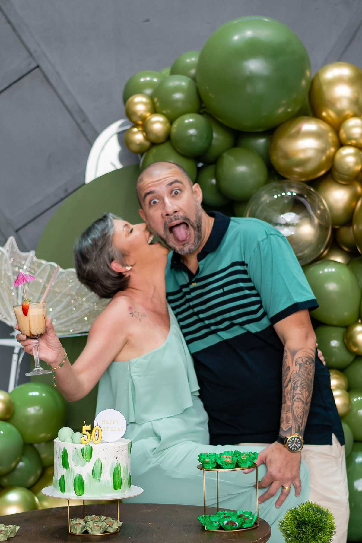 Andrea com marido na decoração 2