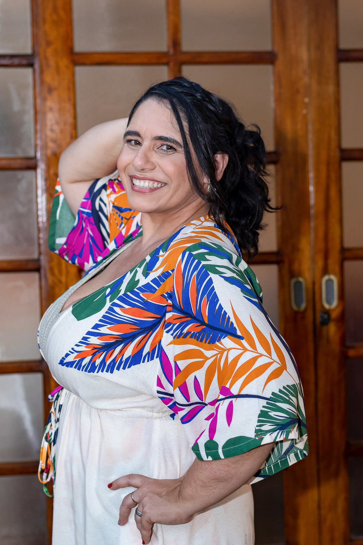 Retrato da Carla celebrando seu aniversário com seu sorriso marcante 1