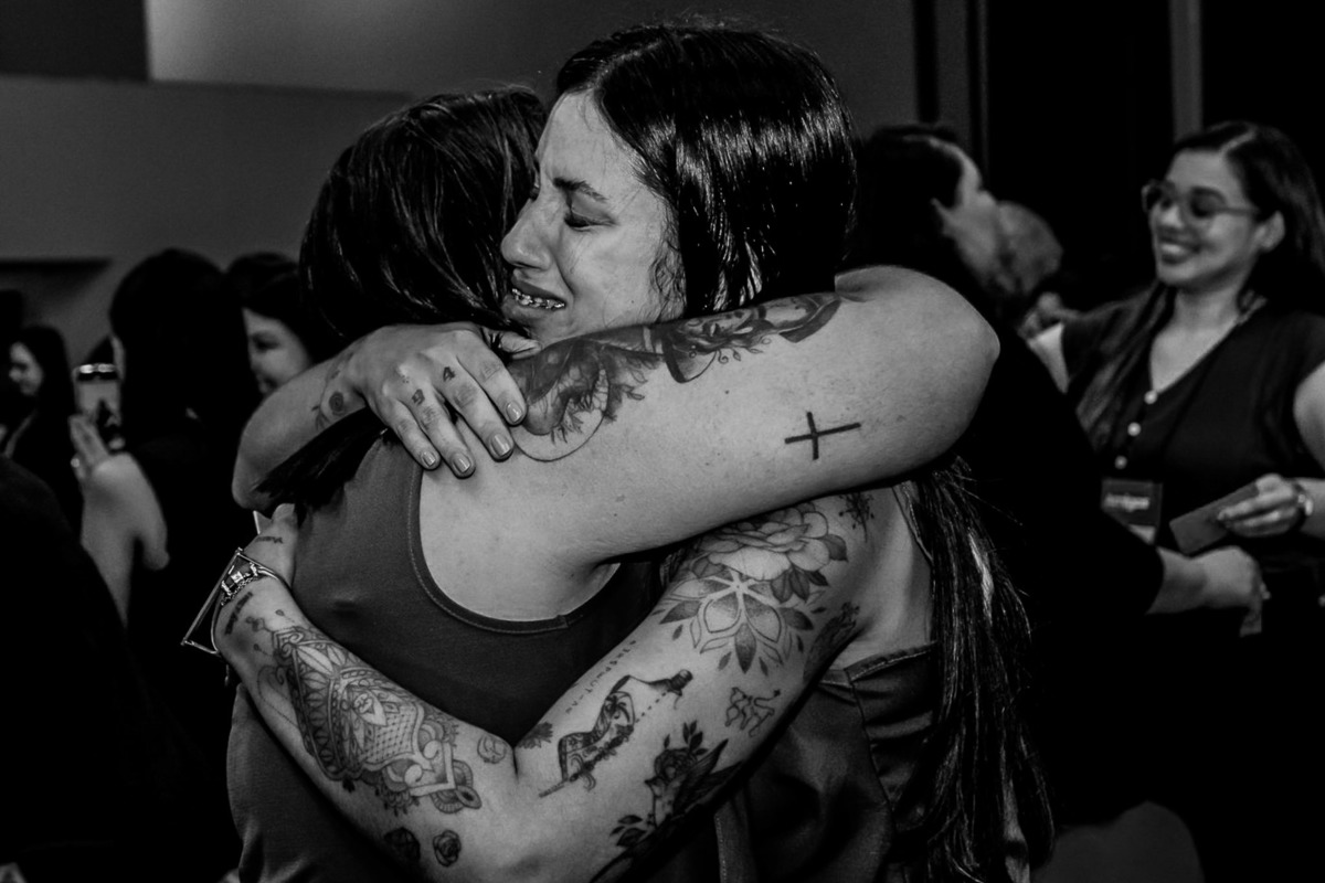 Registro profissional do evento empresarial com foco em vendas e networking feminino na Barra 3