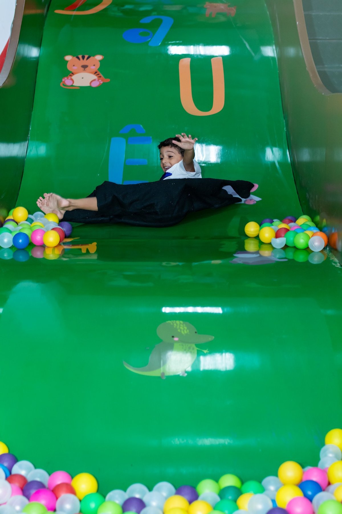 Bernardo e os amigos se divertindo em sua festa de aniversário de 5 anos 2