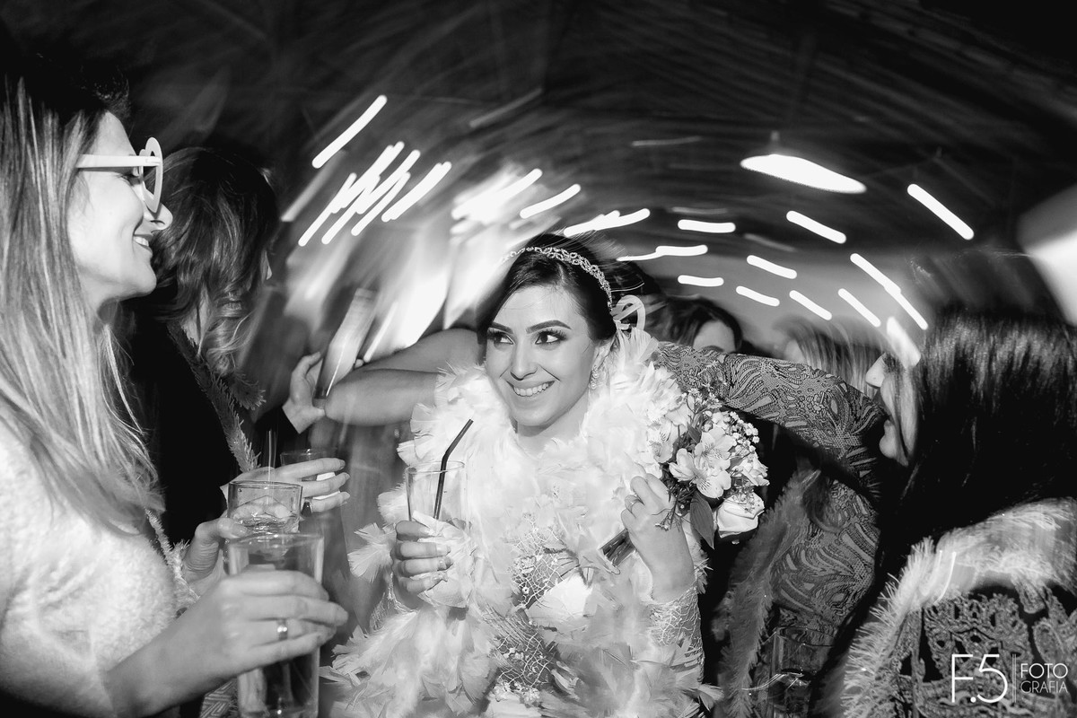 Noiva, festa de casamento, casamento Muzambinho MG