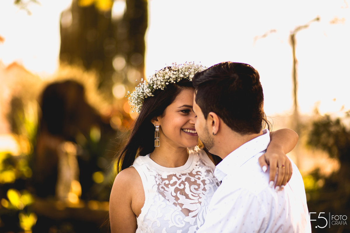 Pré wedding, noivos, noivos se olhando, fotógrafos Muzambinho