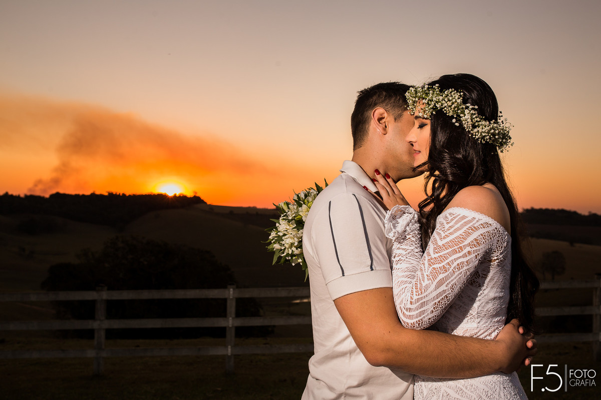 Noivos, pôr do sol, são pedro da união, fotografia de casamento