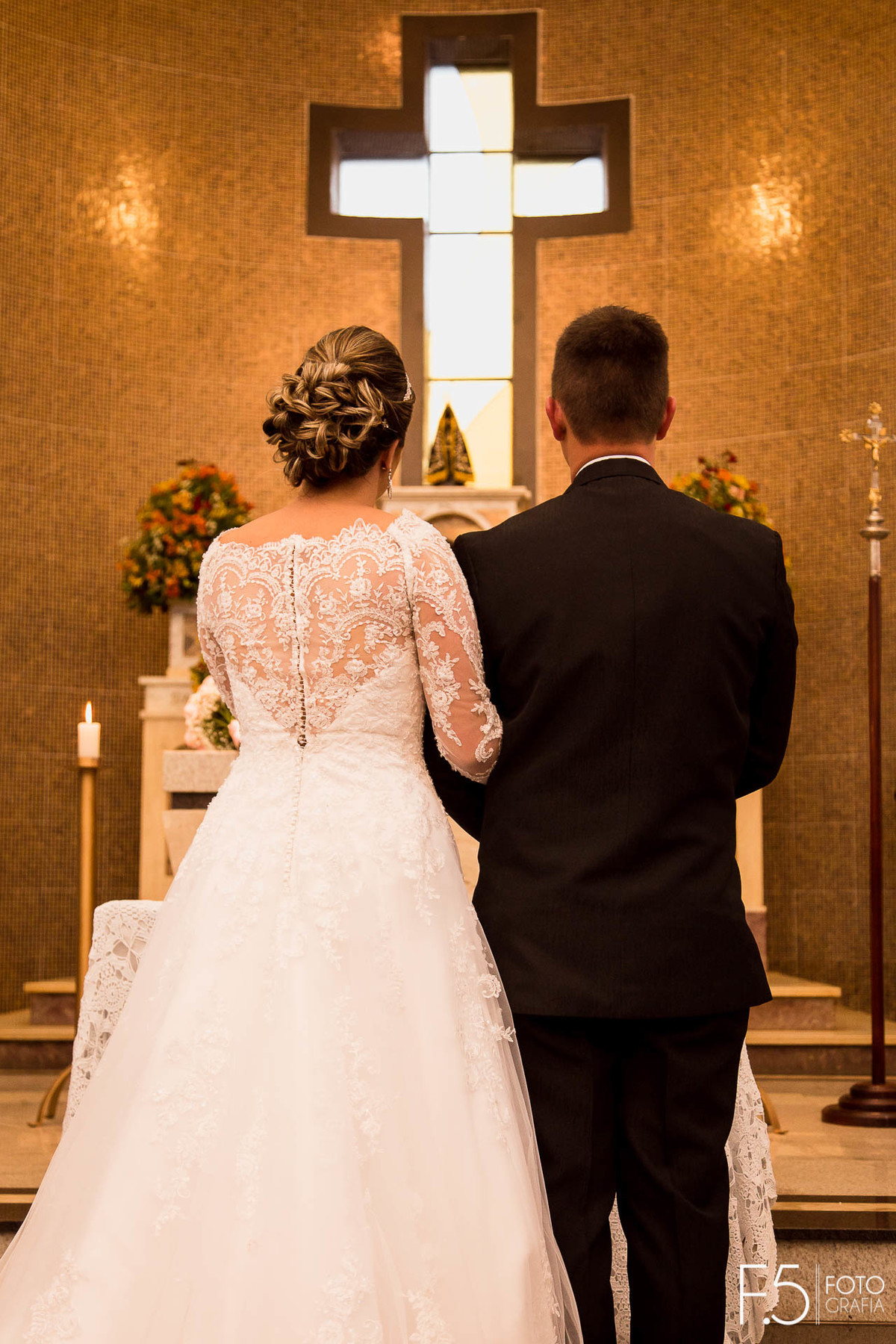 Noivos, noivos de costas, casamento MG