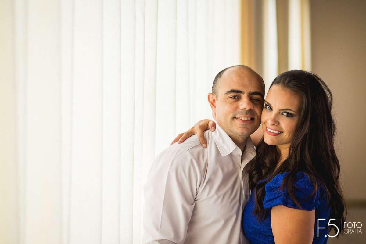 Noivos abraçados, pré wedding