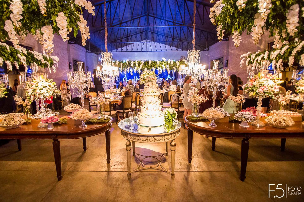 Buffet e decoração preparados por Trivial Buffet