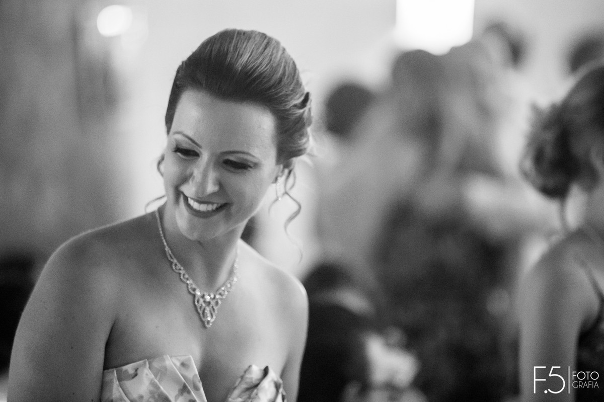 Festa 15 Anos Amanda, sua mãe, Nayarana, curtindo a festa que foi realizada em Faça Festas  - Muzambinho MG.