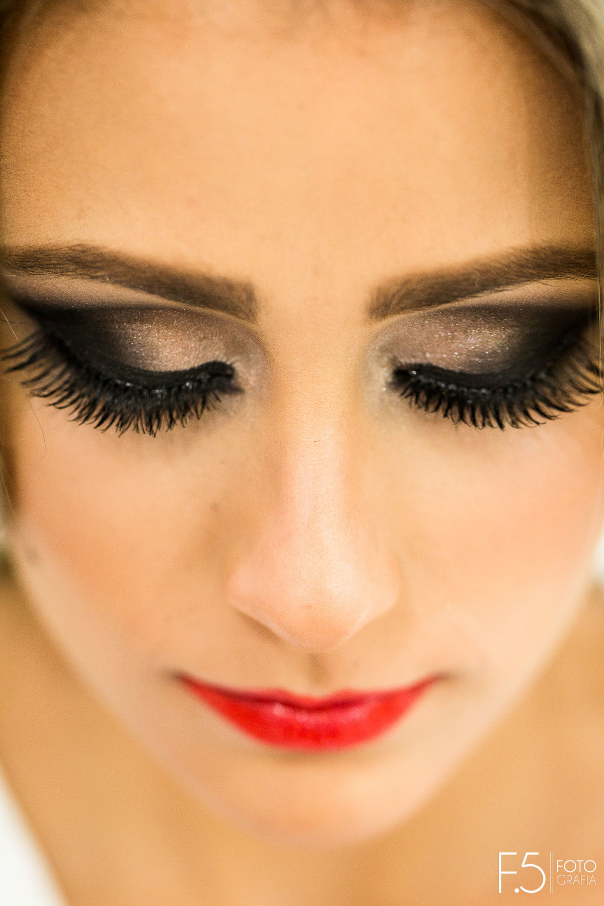 Making Of da noiva Ana Paula, maquiagem pronta. Casamento Muzambinho - MG