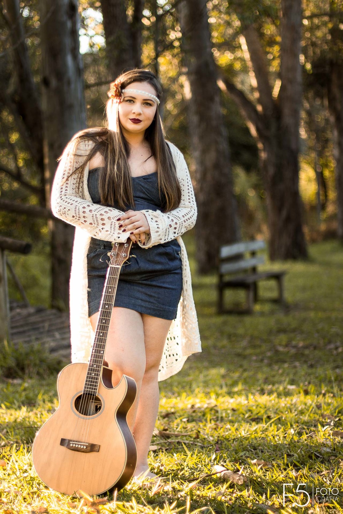 Segurando seu violão  Ensaio Feminino Muzambinho - MG