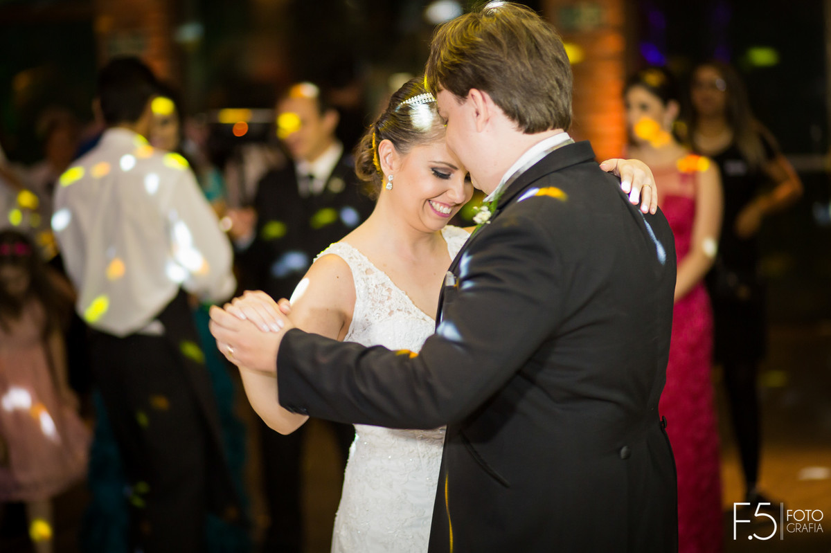 Fotógrafo de casamento Mococa, Casamento, Mococa SP, Véu da noiva, Vestido da noiva, vestido de noiva, Valsa dos noivos, dança dos noivos, Festa de casamento
