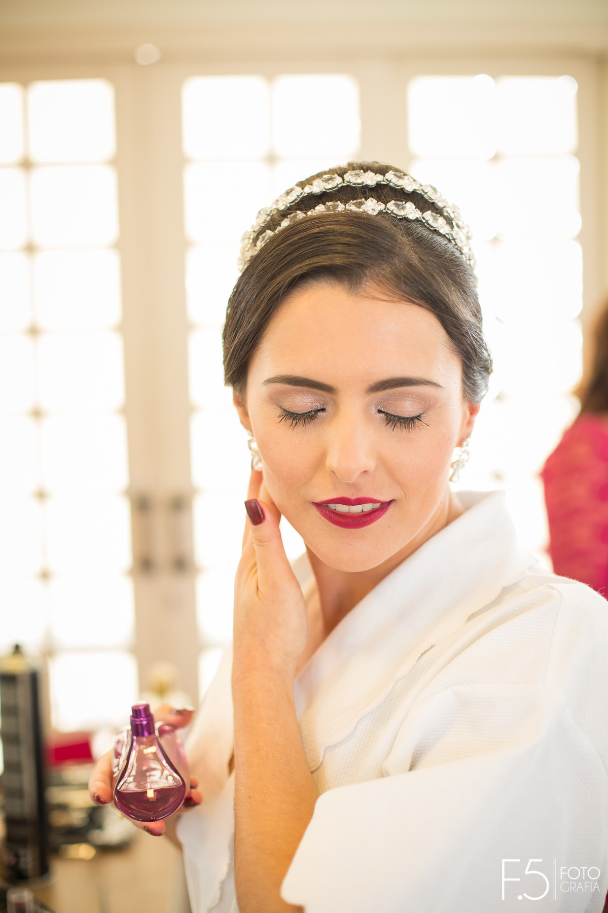 Noiva passando perfume, Making Of, Casamento  Muzambinho - MG