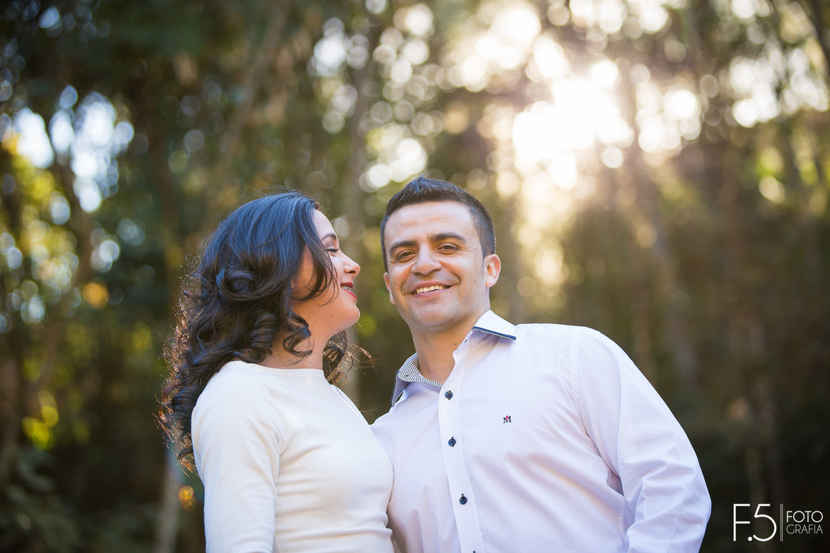 Noiva sorrindo para noivo, Pré Wedding São Pedro da União - MG