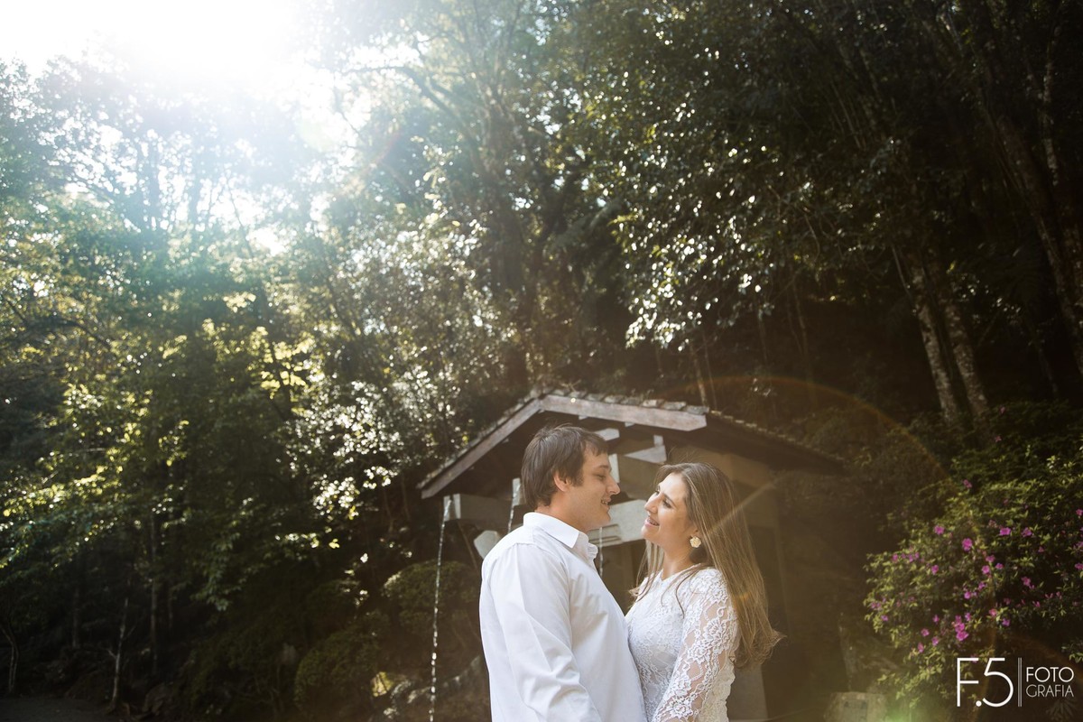 Casal de noivos sorrindo, Pré Wedding - Poços de Caldas - MG