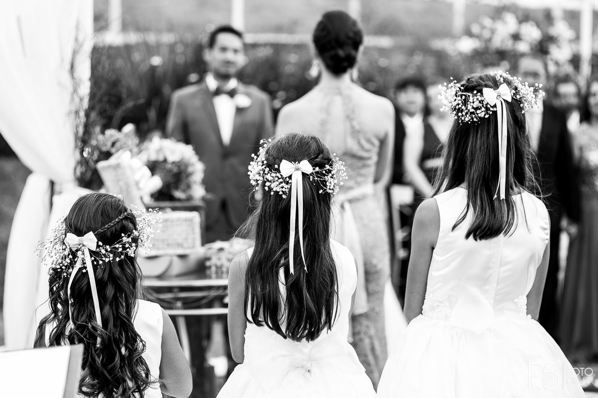 Casamento Caroline e Ricardo, as três que participaram da entrada, em Nova Resende - MG.