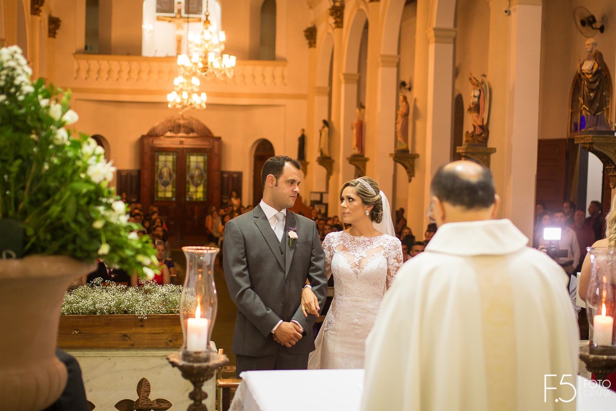 Noivos se olhando, Noivos, Cerimônia, Wedding, Wedding Brasil, Casamento