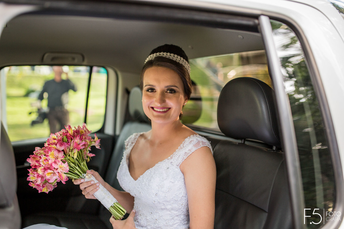 Noiva, Noiva sorrindo, Buquê, Wedding, Casamento ao ar livre, Casamento Nova Resende