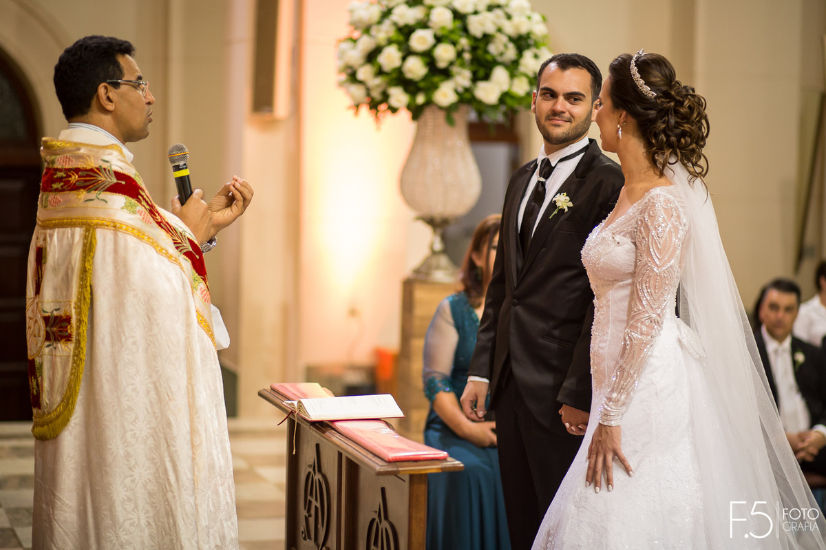 Noivos, Noivos se olhando, Cerimônia, Casamento em Guaxupé