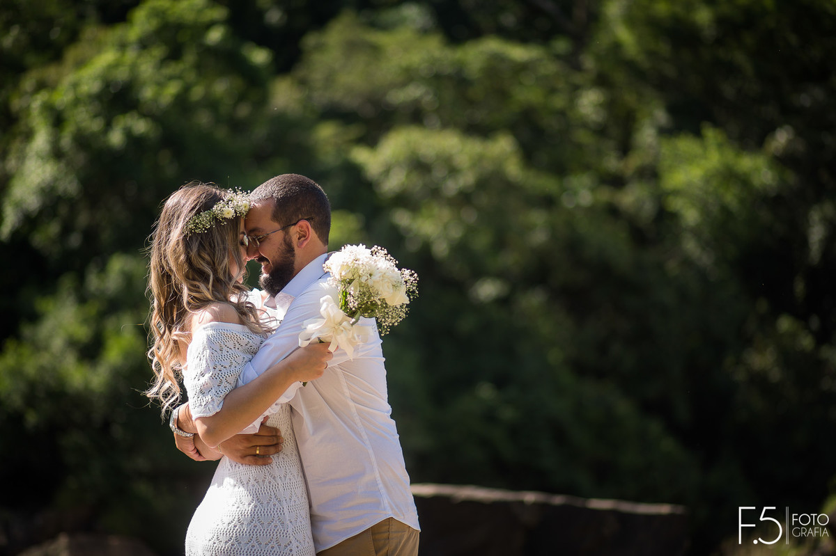 Noivos, buquê, fotógrafos muzambinho