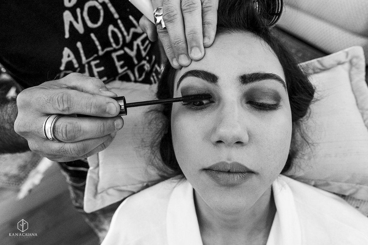 Making Of noiva no casamento em são Paulo SP com noiva se maquiando