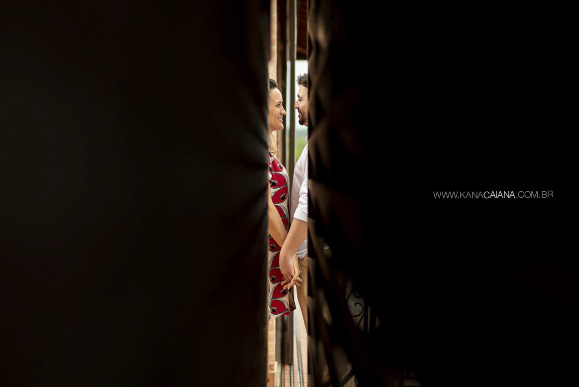 foto incrível de casal em ensaio pré casamento