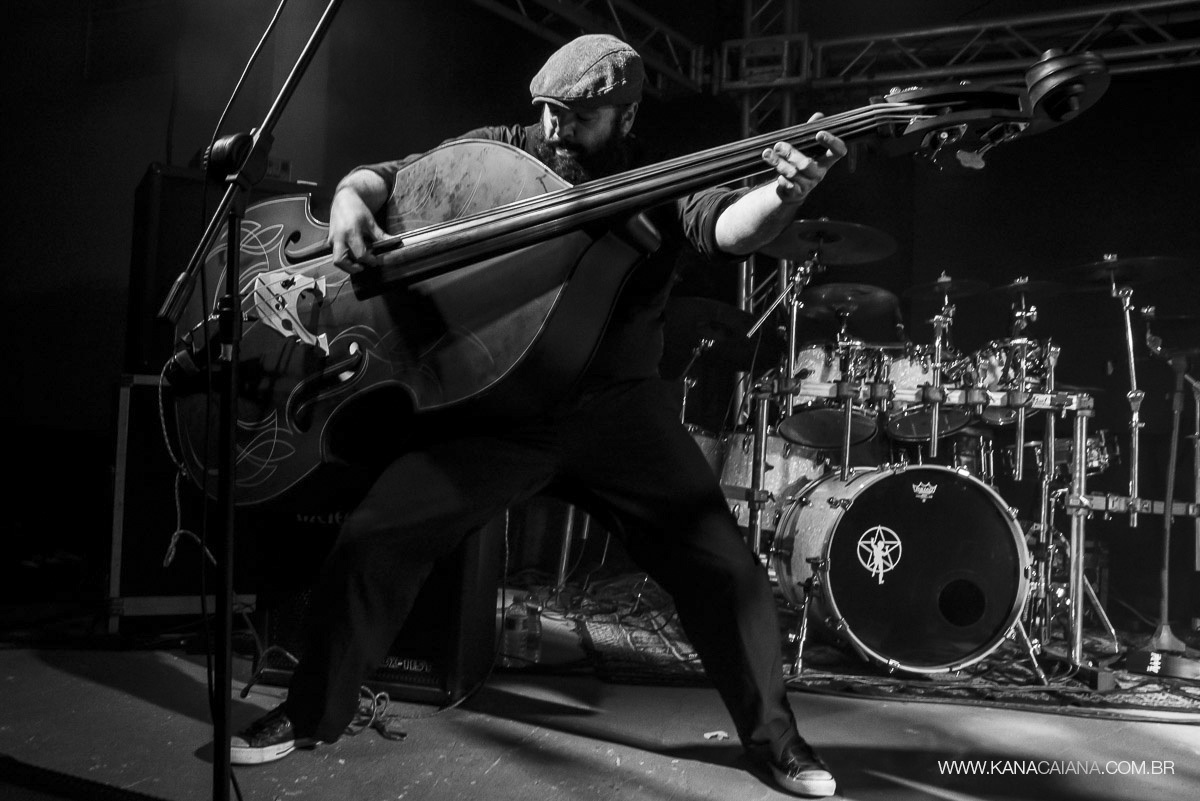 banda rock in black arrasando no palco do casamento no haras bella vista
