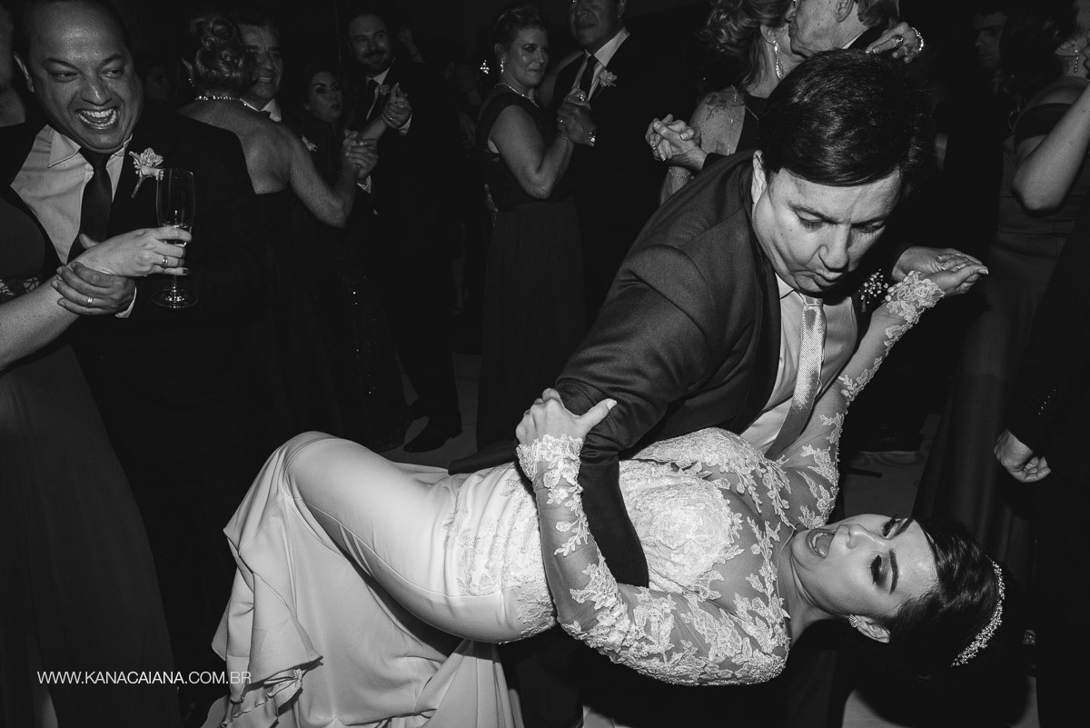 noiva dança valsa com o pai