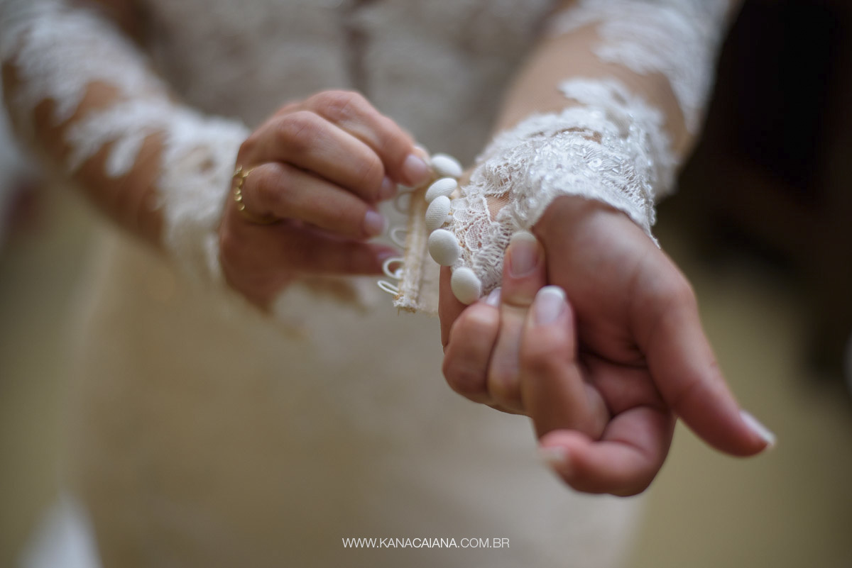 detalhe lindo do vestido da noiva