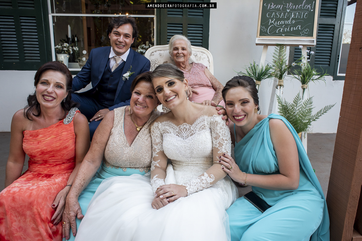 quatros gerações em uma só foto durante festa de casamento no sweet garden em jau