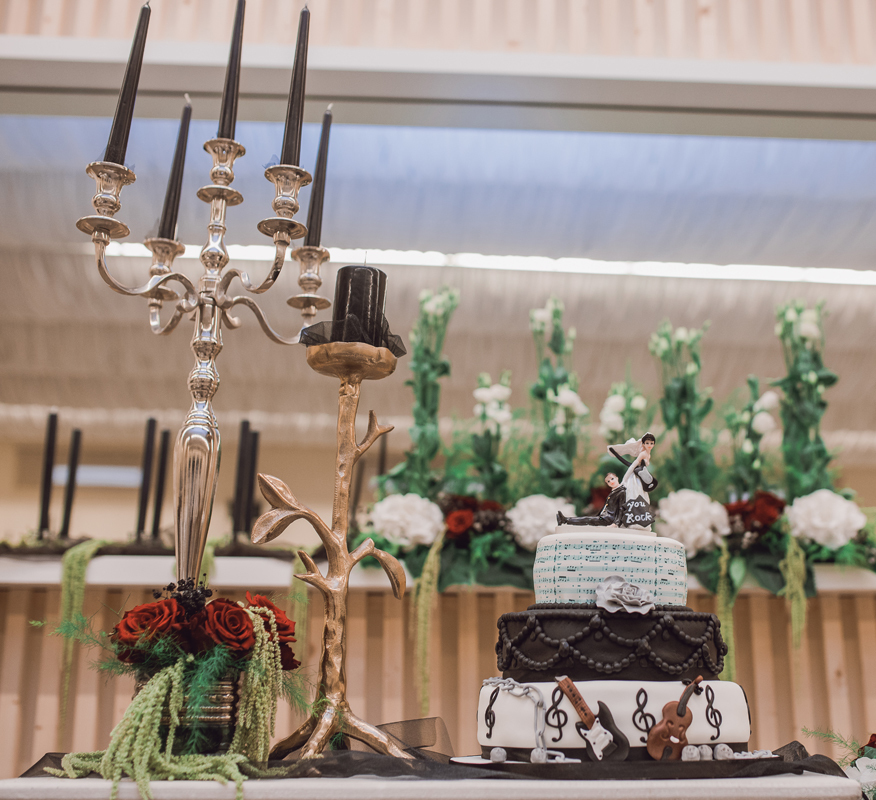 bolo noiva #casamento2019 #infinityfeelings #liveitup #boda #wedding #rock #acdc #slayer #amonamarth #kreator 