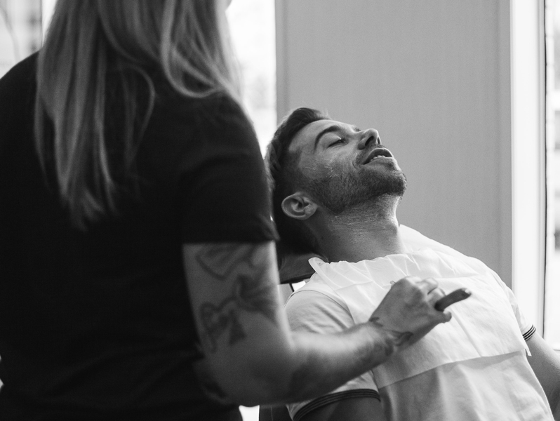 o noivo no barbeiro.. foto infinity feelings