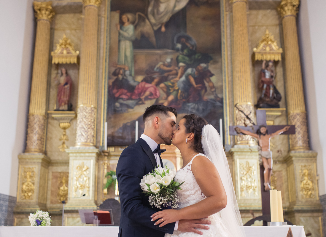 o beijo dento da igreja cortegaca joao pinto
