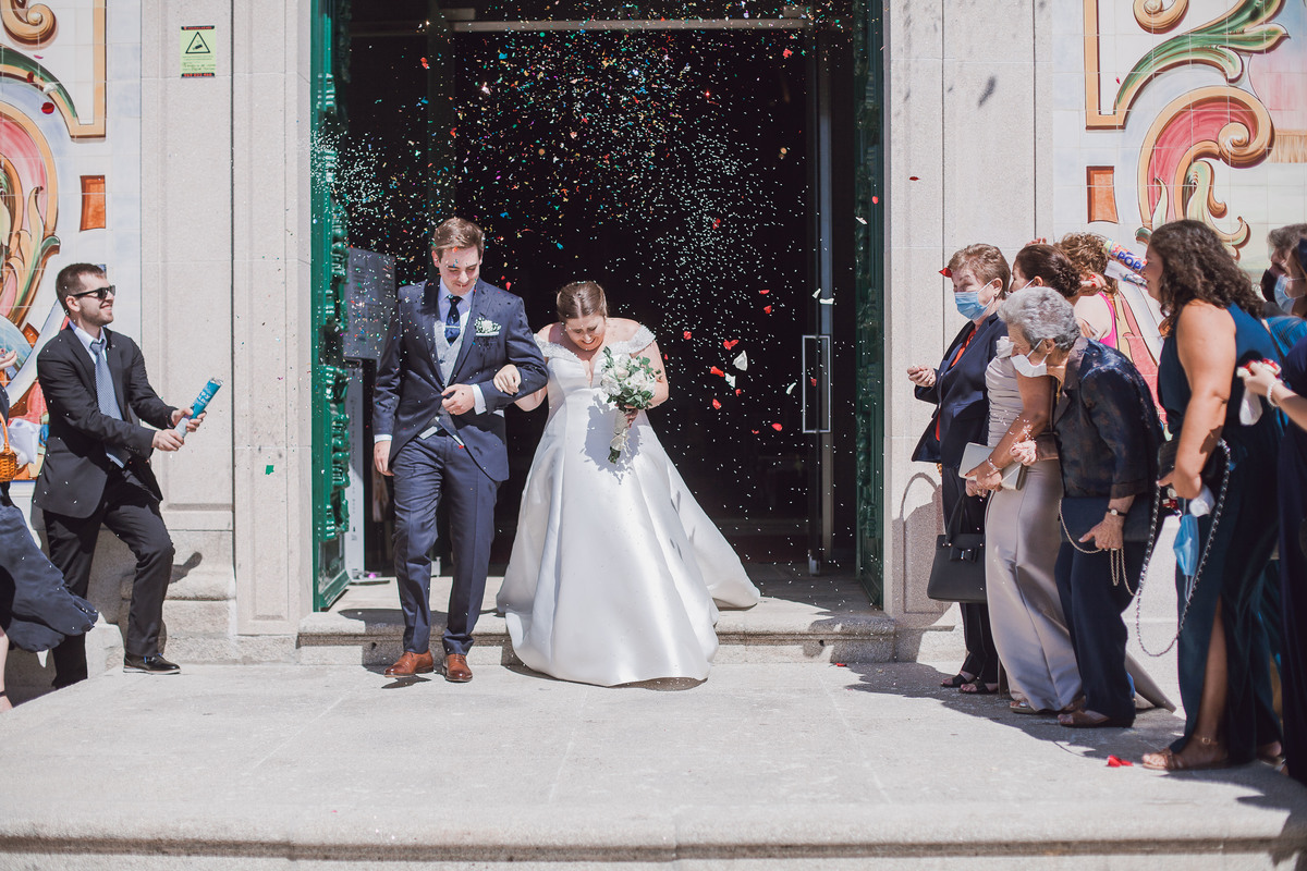 Mais uma chuva de arroz. a saida da igreja fotografia infinityfeelings ovar esmoriz

