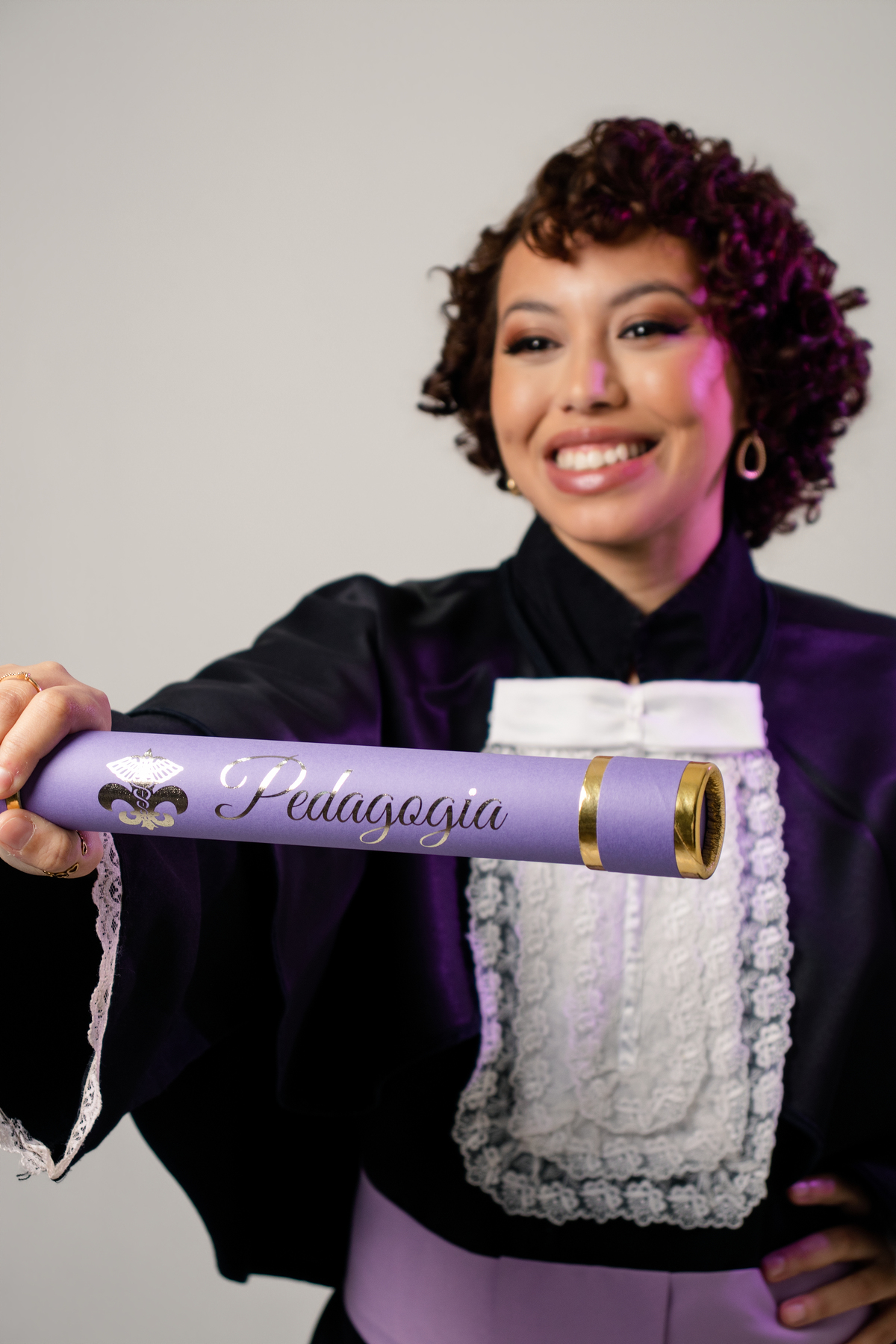 Ensaio de formatura em estúdio | São Gonçalo – RJ

Fotografia de formatura, família e momentos especiais.