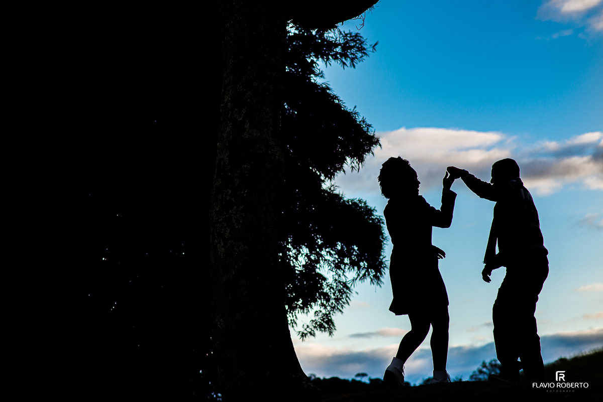 Noivos durante Ensaio Pre Wedding na Vinícola Villa Santa Maria em Sao Bento do Sapucaí. 
