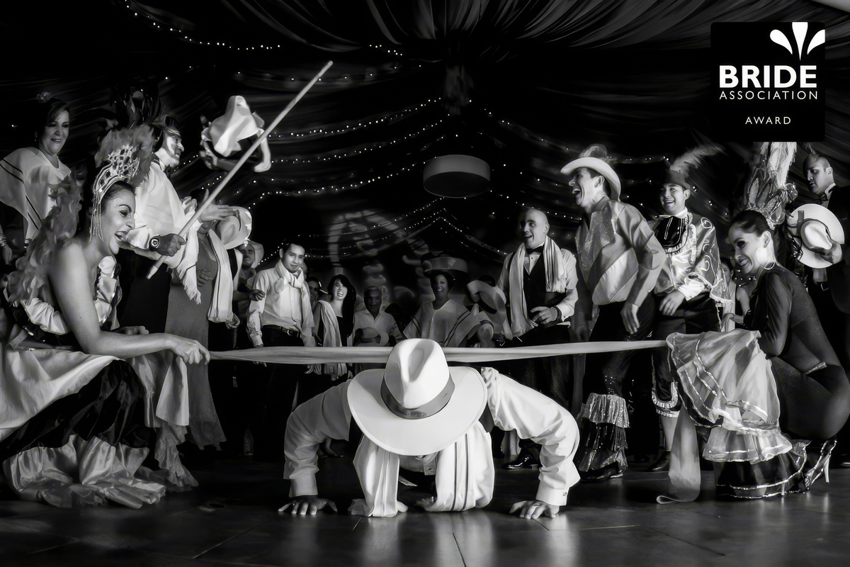 Fotografía premiada de boda en Cajicá, Colombia, reconocida por Bride Association
