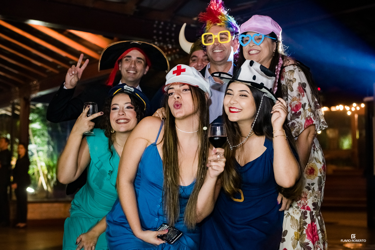 convidadas durante a balada de casamento no Espaço Verde Vale de Taubaté 