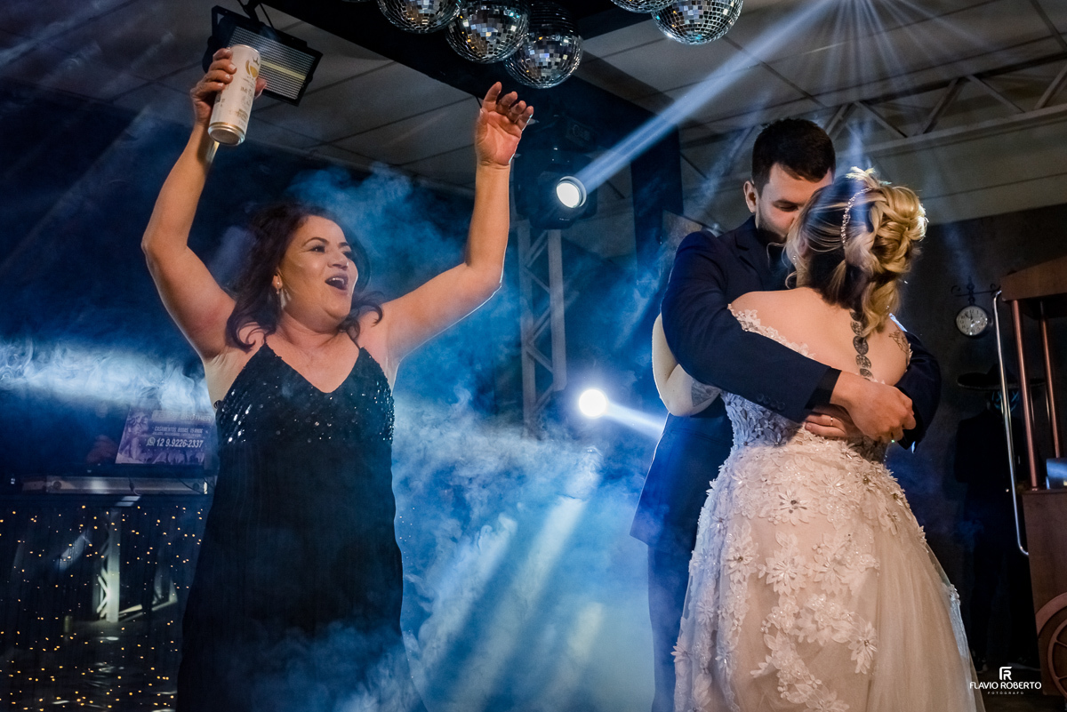 Festa de Casamento no Espaço Garden em Cruzeiro, SP