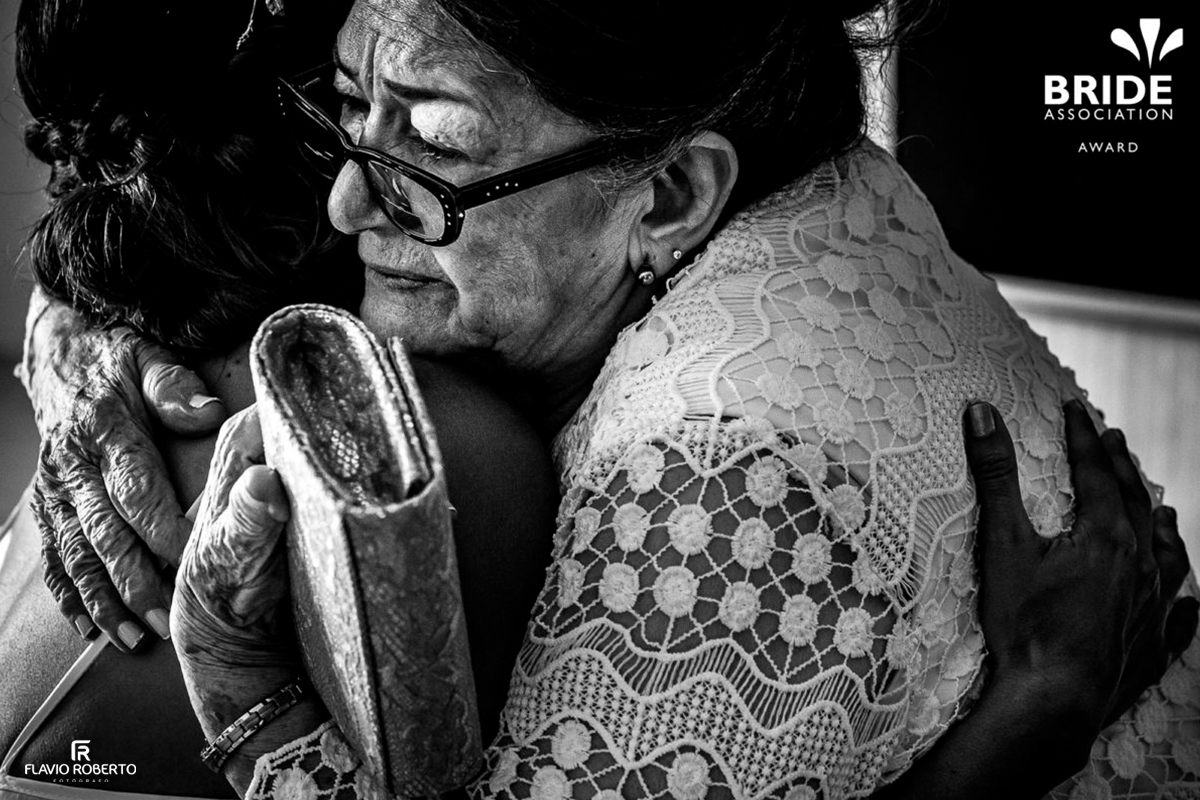 Casamento na Casa Hotel El Triangulo, em Armenia, região do Eje Cafeteiro de Colômbia. Foto premiada pela Bride Association.